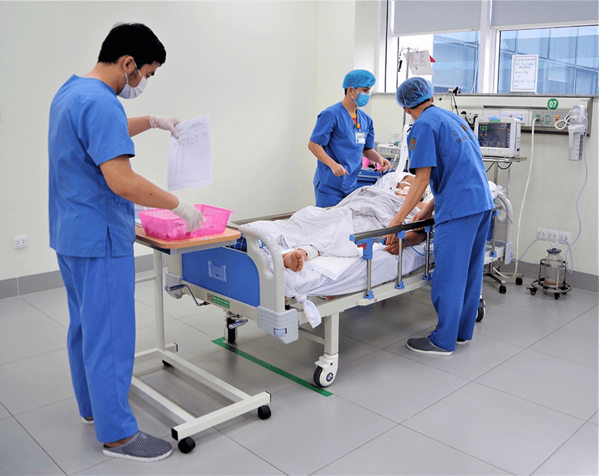Người tốt - việc tốt: Thầy thuốc quân y kịp thời cấp cứu người bị nạn