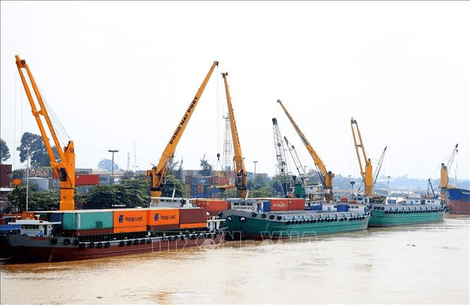 Việt Nam xuất siêu 9,8 tỷ USD trong 5 tháng đầu năm 2023