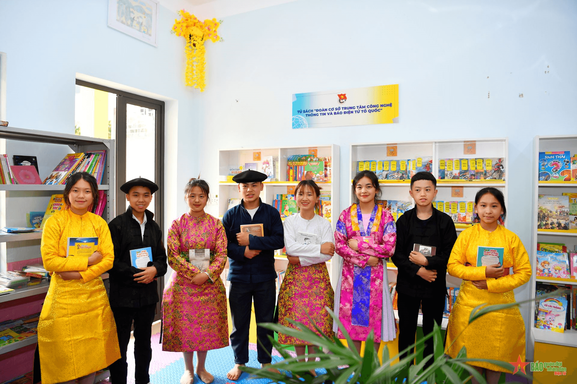 “Thư viện trên đá” - mang văn hóa đọc tới trẻ em vùng cao