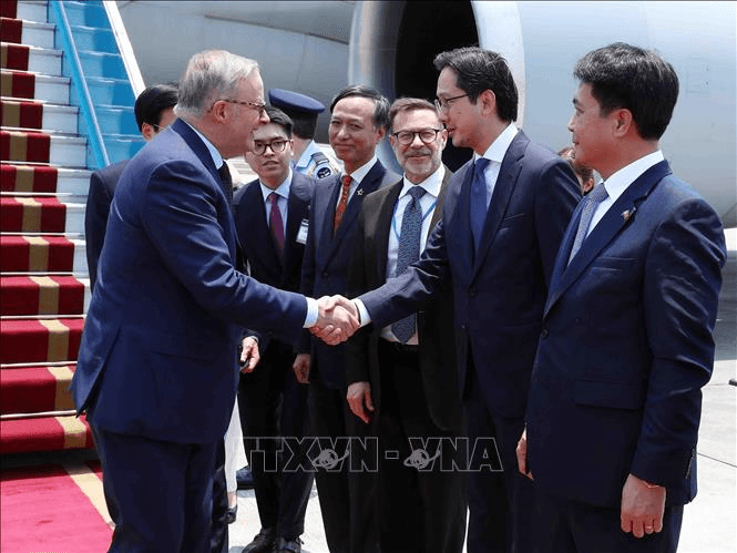 Thủ tướng Australia Anthony Albanese đến Hà Nội, bắt đầu thăm chính thức Việt Nam