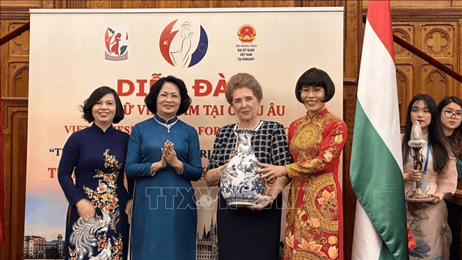 Diễn đàn Phụ nữ Việt Nam tại châu Âu: Vẻ đẹp và giá trị Việt được tôn vinh trong hội nhập