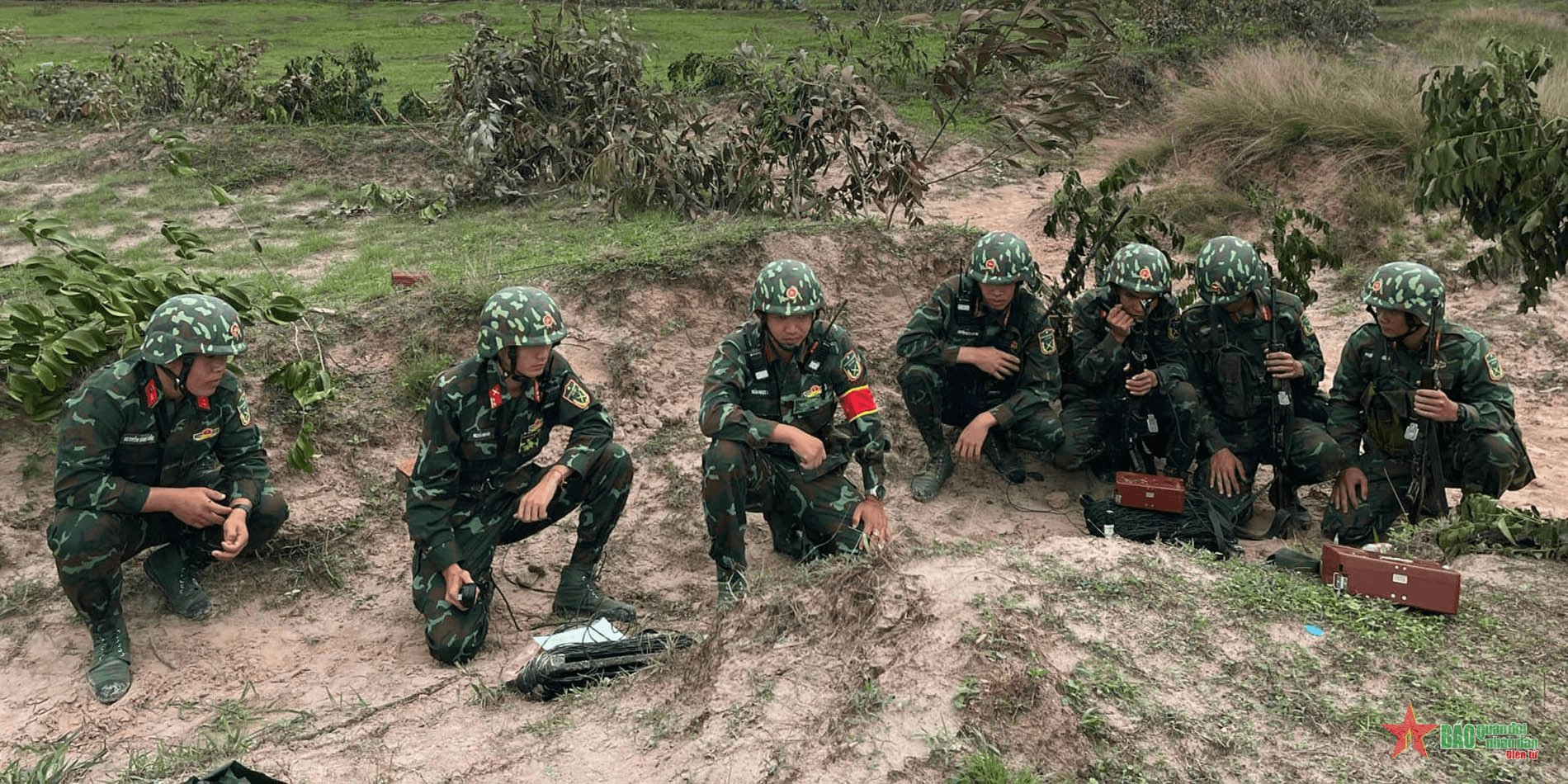Diễn tập bắn đạn thật cấp trung đội đạt giỏi