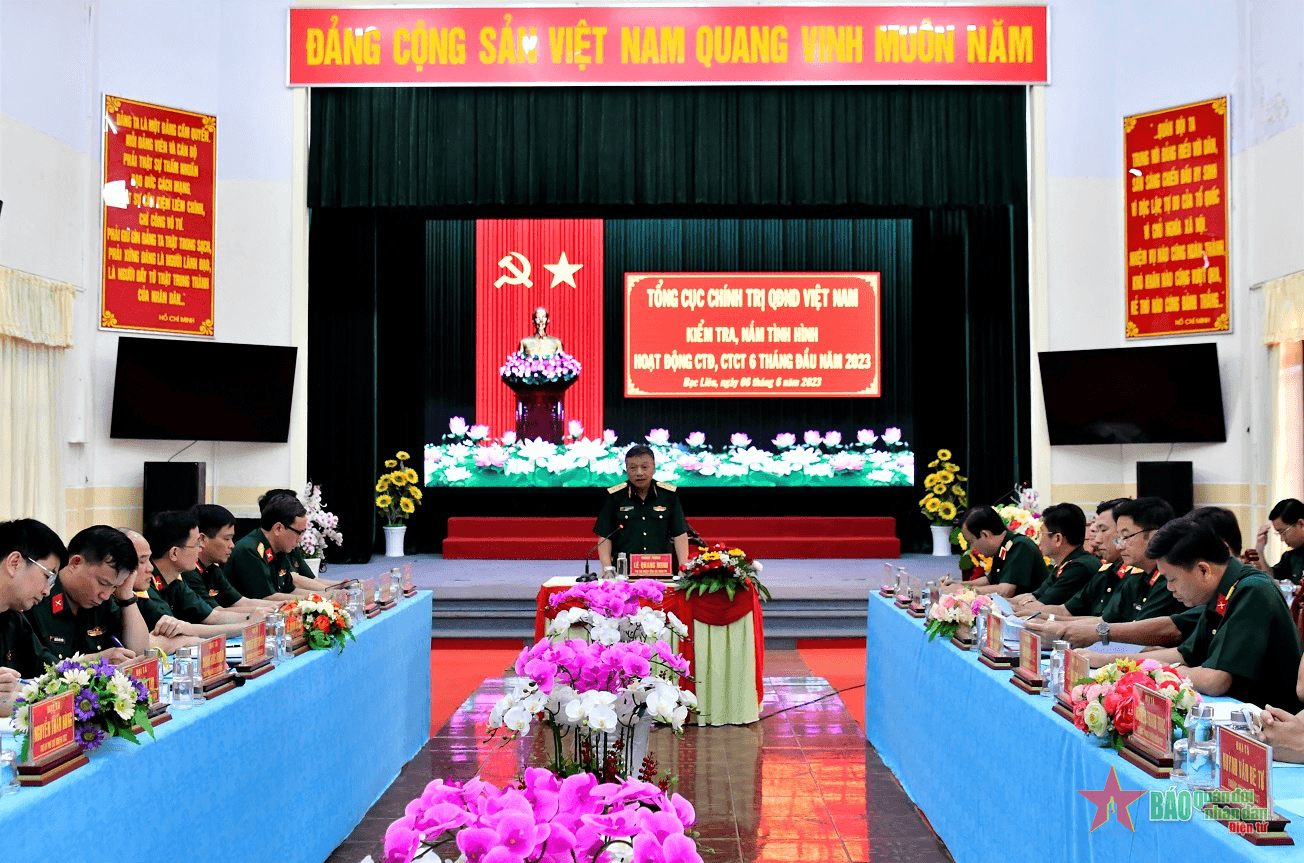 Trung tướng Lê Quang Minh làm việc tại Bộ CHQS tỉnh Bạc Liêu