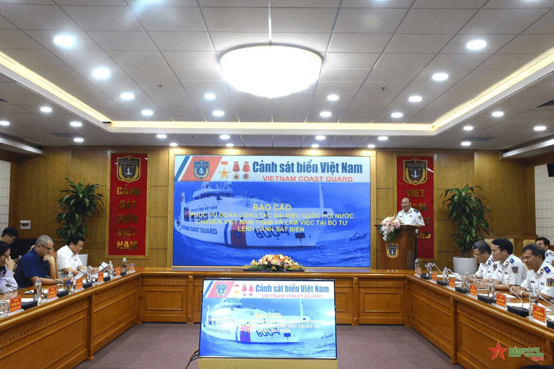 Đại biểu Quốc hội 5 tỉnh, thành phố thăm, làm việc tại Bộ tư lệnh Cảnh sát biển