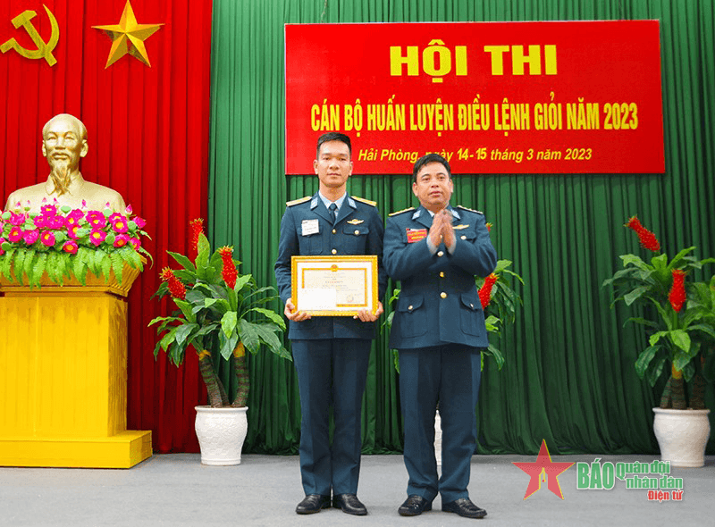 Anh Công “điều lệnh”