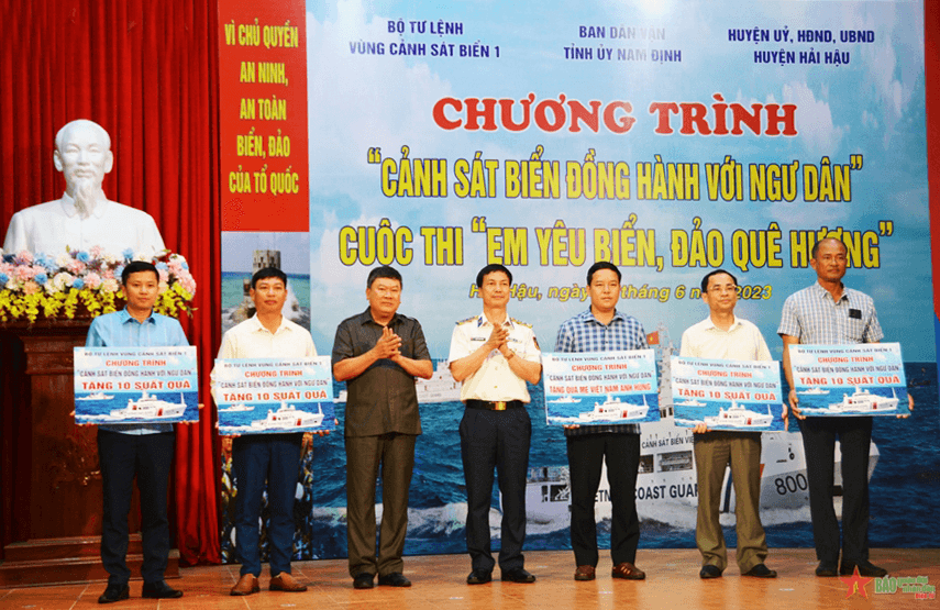 Vùng Cảnh sát biển 1 đồng hành với ngư dân Nam Định