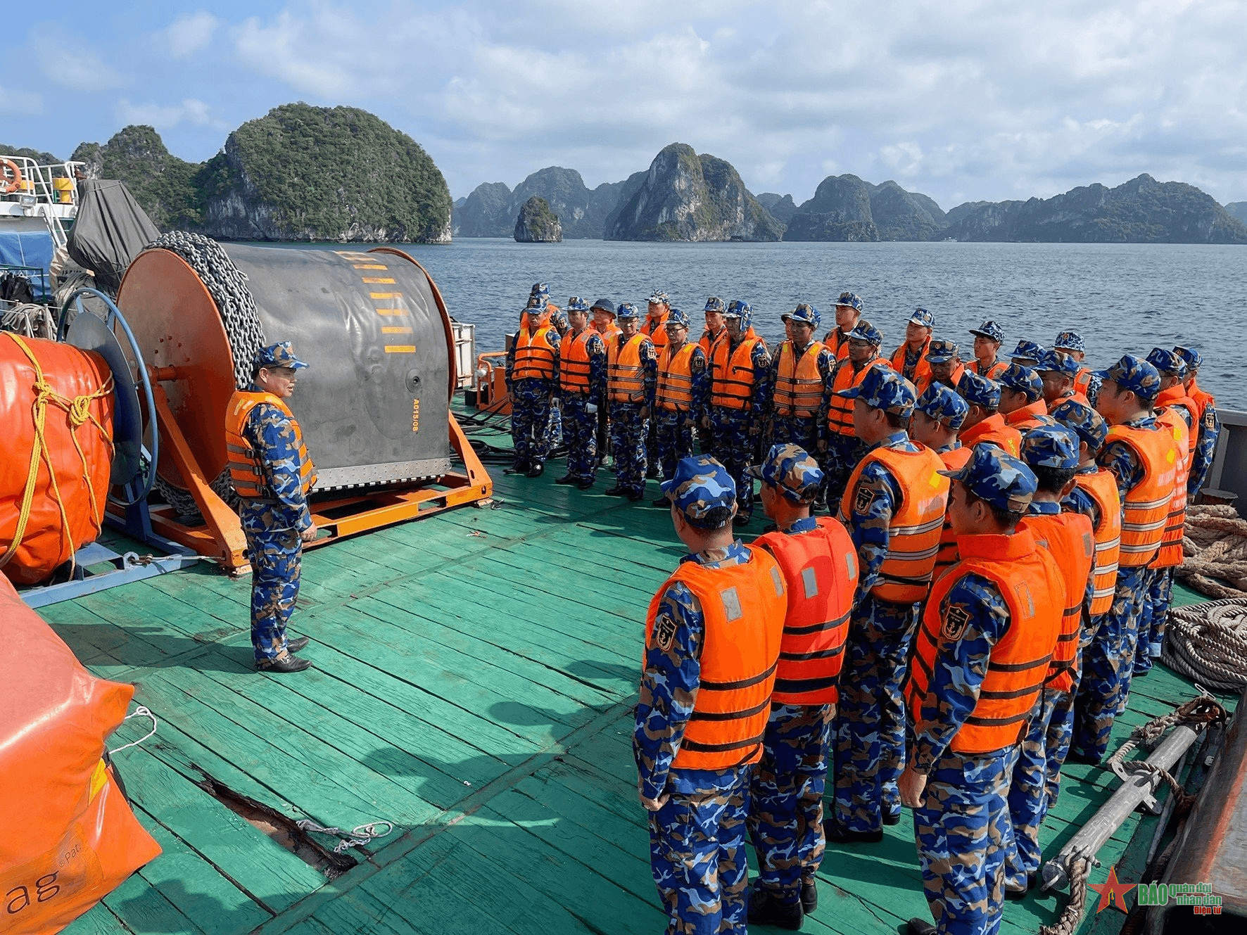 Chủ động ứng phó sự cố tràn dầu