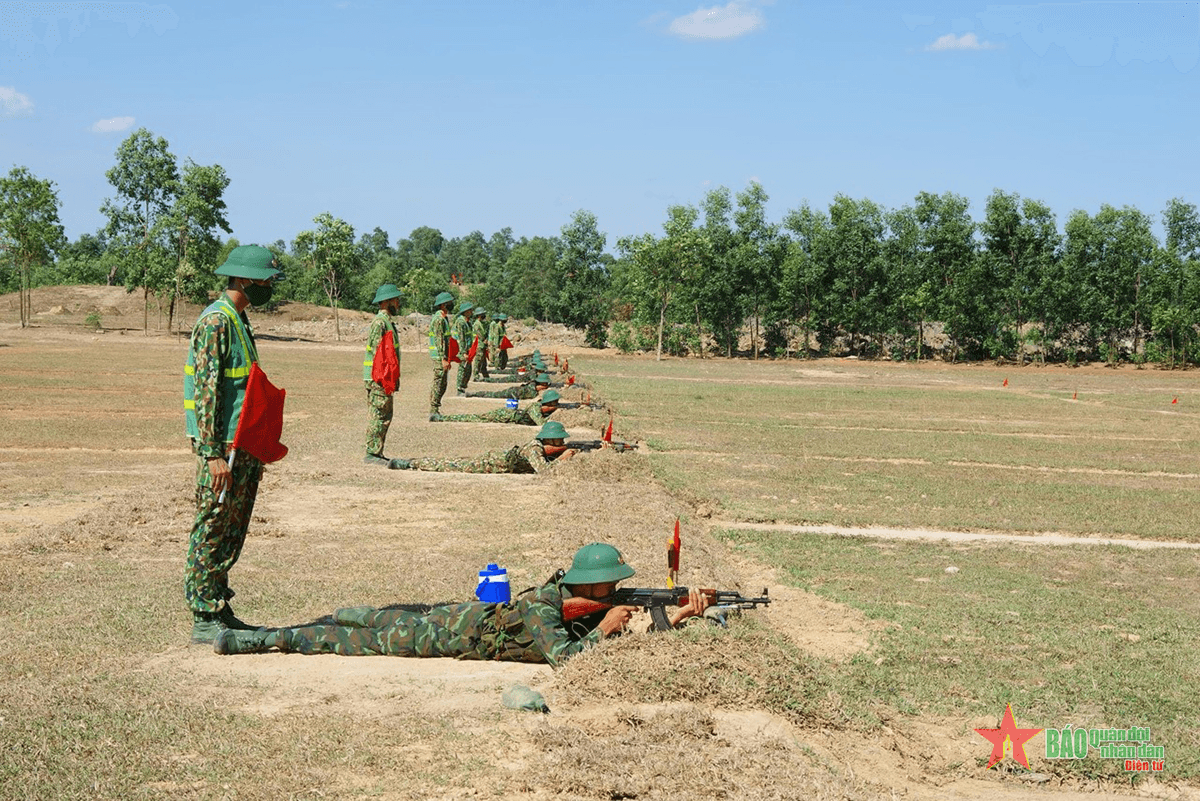 Không coi nhẹ công tác giáo dục, quán triệt