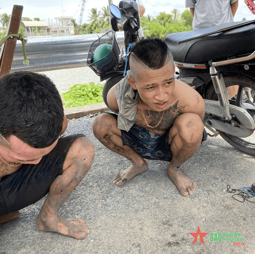 An Giang: Chiến sĩ dân quân dũng cảm tham gia bắt cướp