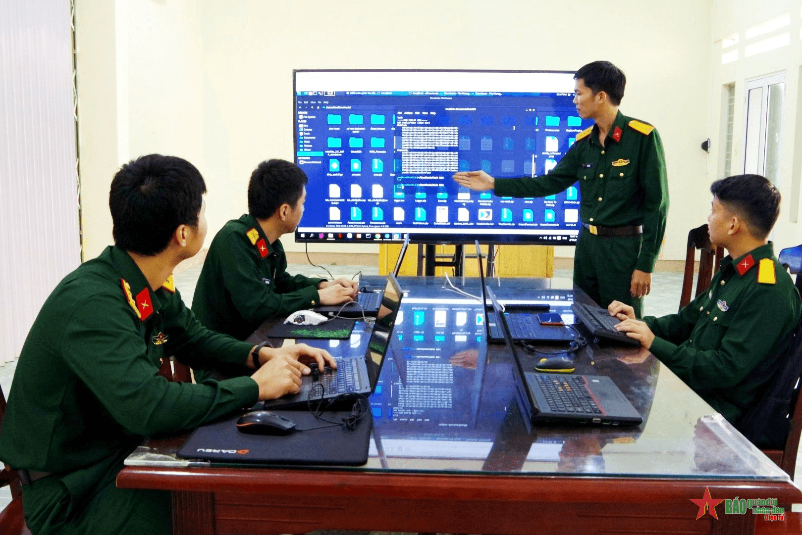 Vượt khó, bảo đảm tốt công nghệ thông tin