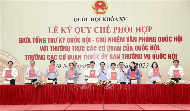 Chủ tịch Quốc hội Vương Đình Huệ dự Lễ ký Quy chế phối hợp giữa Tổng Thư ký Quốc hội với Thường trực các cơ quan của Quốc hội