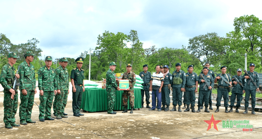 Bộ đội Biên phòng tỉnh Đắk Lắk và lực lượng bảo vệ biên giới Campuchia phối hợp kiểm soát chặt chẽ biên giới