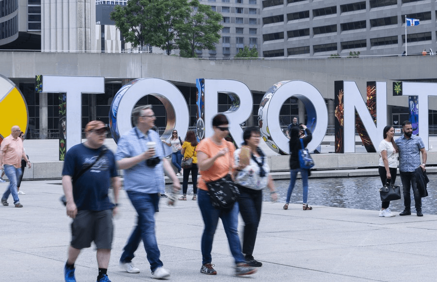 Dân số Canada chính thức đạt cột mốc 40 triệu người