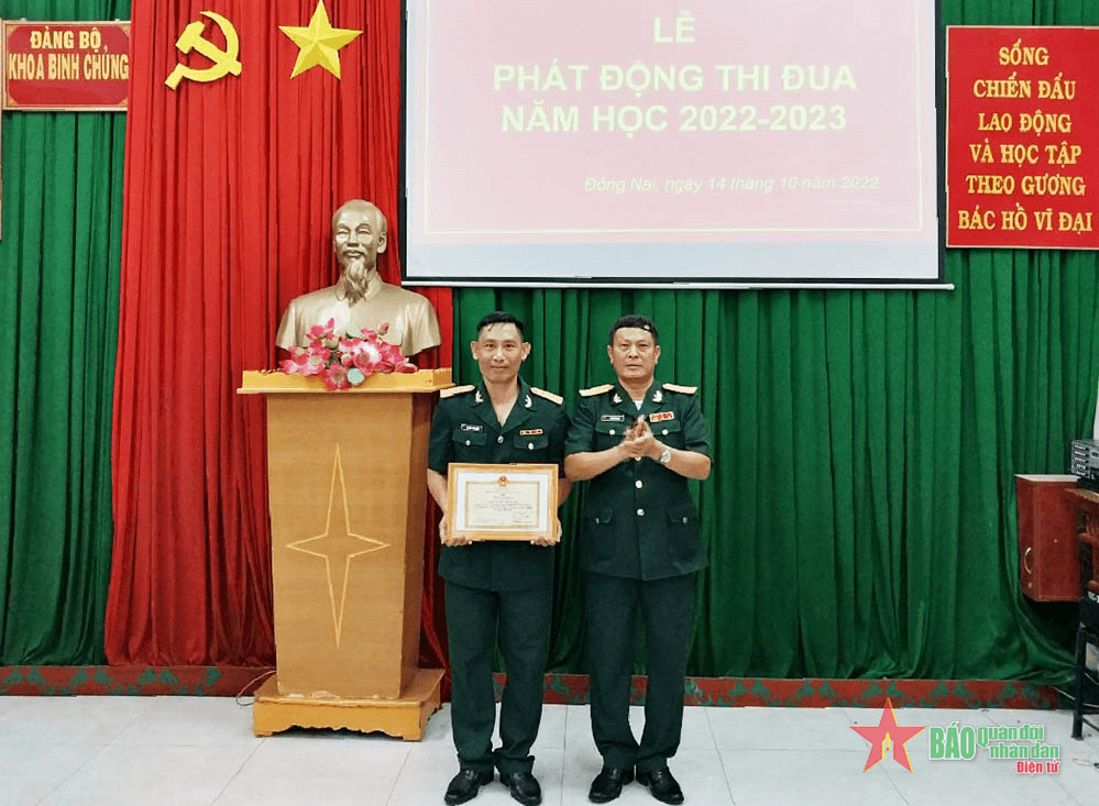 Người giảng viên tâm huyết, sáng tạo, hết lòng vì học trò