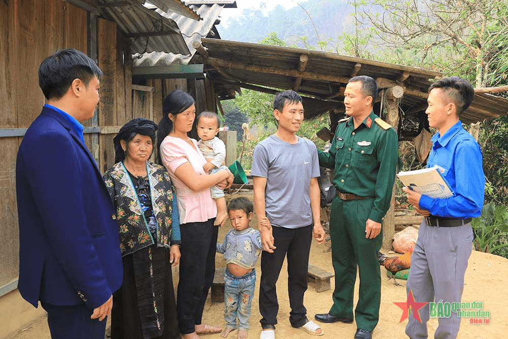 Học tiếng đồng bào để nghe dân nói, làm dân tin