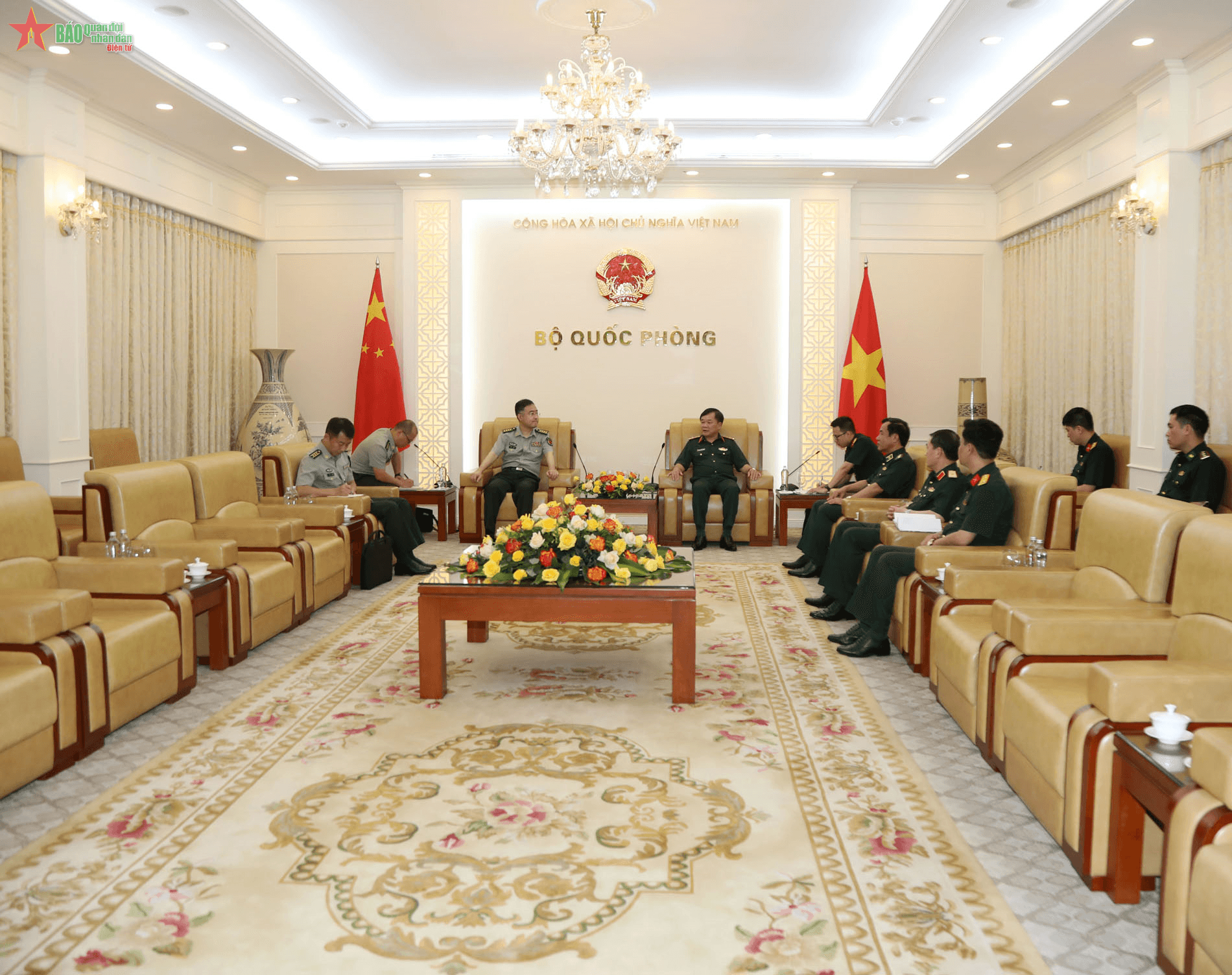 Thượng tướng Hoàng Xuân Chiến tiếp Tùy viên Quốc phòng Trung Quốc