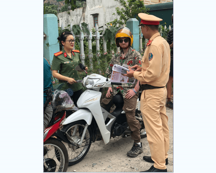 Quản lý chặt dịch vụ cho du khách nước ngoài thuê xe máy
