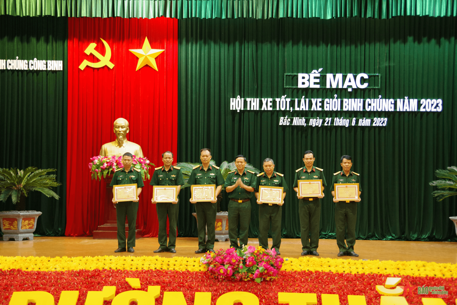 Binh chủng Công binh: Bế mạc hội thi “xe tốt, lái xe giỏi” năm 2023