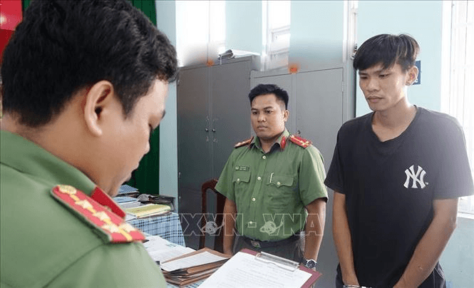 Bắt tạm giam đối tượng chế tạo, tàng trữ, mua bán trái phép vũ khí quân dụng