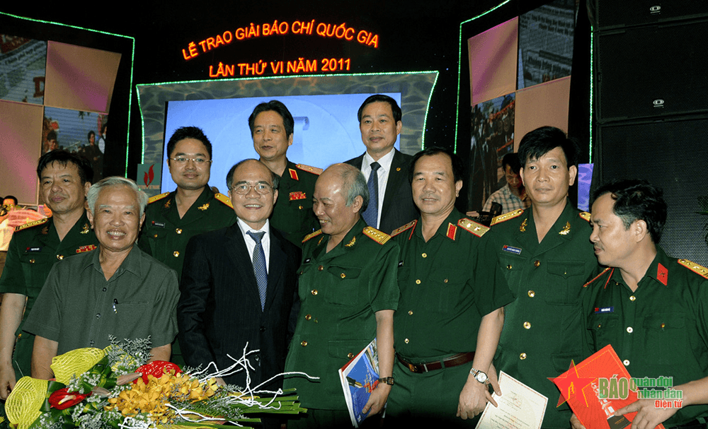 Cộng tác viên đặc biệt