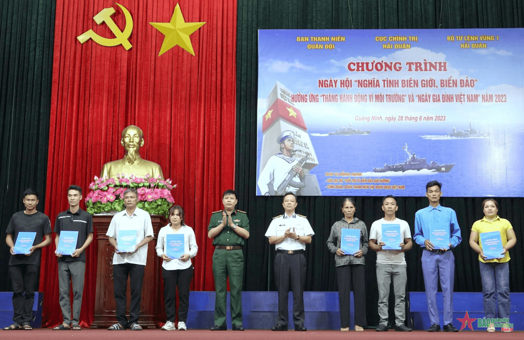 Tuổi trẻ Quân đội sôi nổi với Ngày hội “Nghĩa tình biên giới biển, đảo”