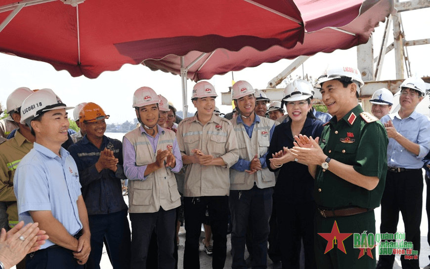 Đại tướng Phan Văn Giang tiếp xúc cử tri tại Thái Nguyên