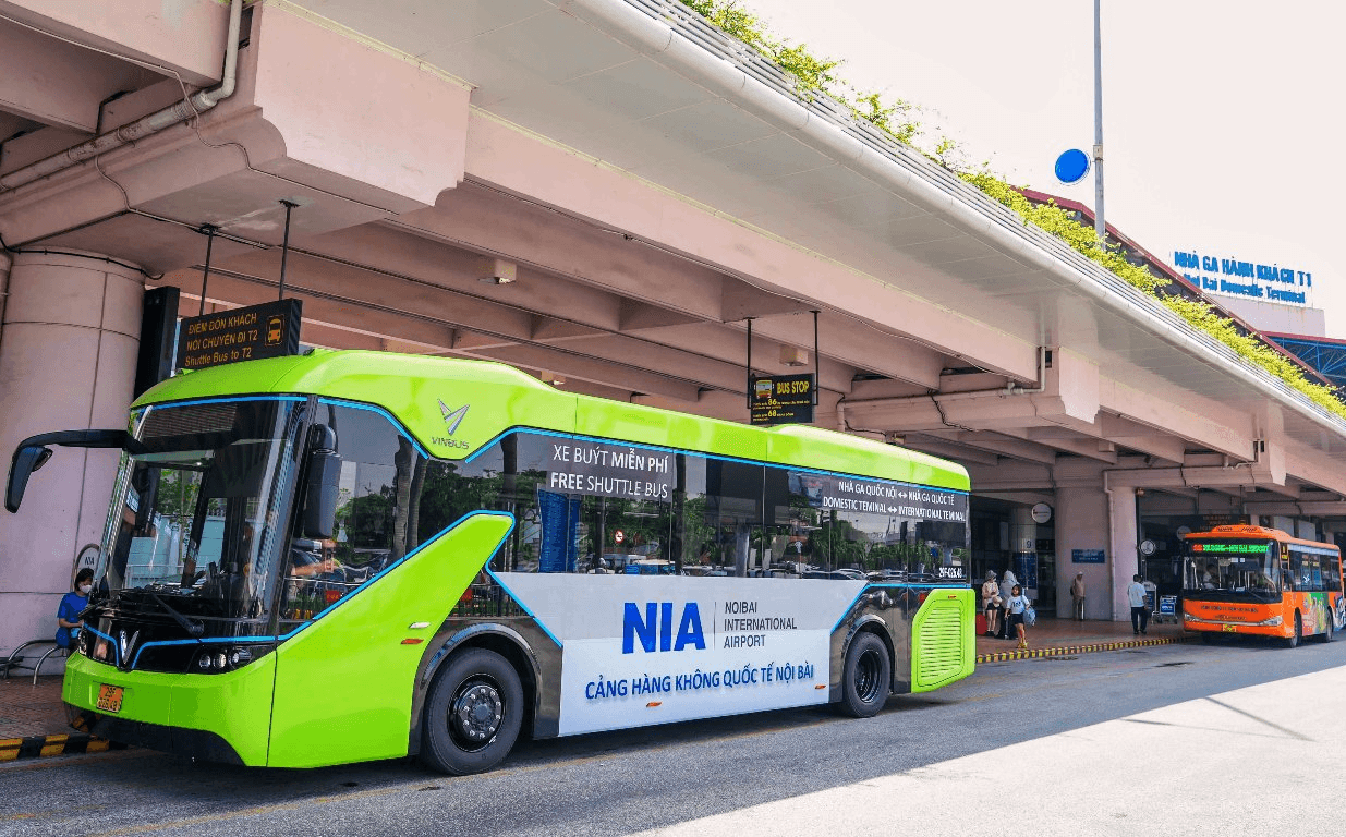 Đưa vào sử dụng xe buýt điện miễn phí phục vụ nối chuyến tại sân bay Nội Bài