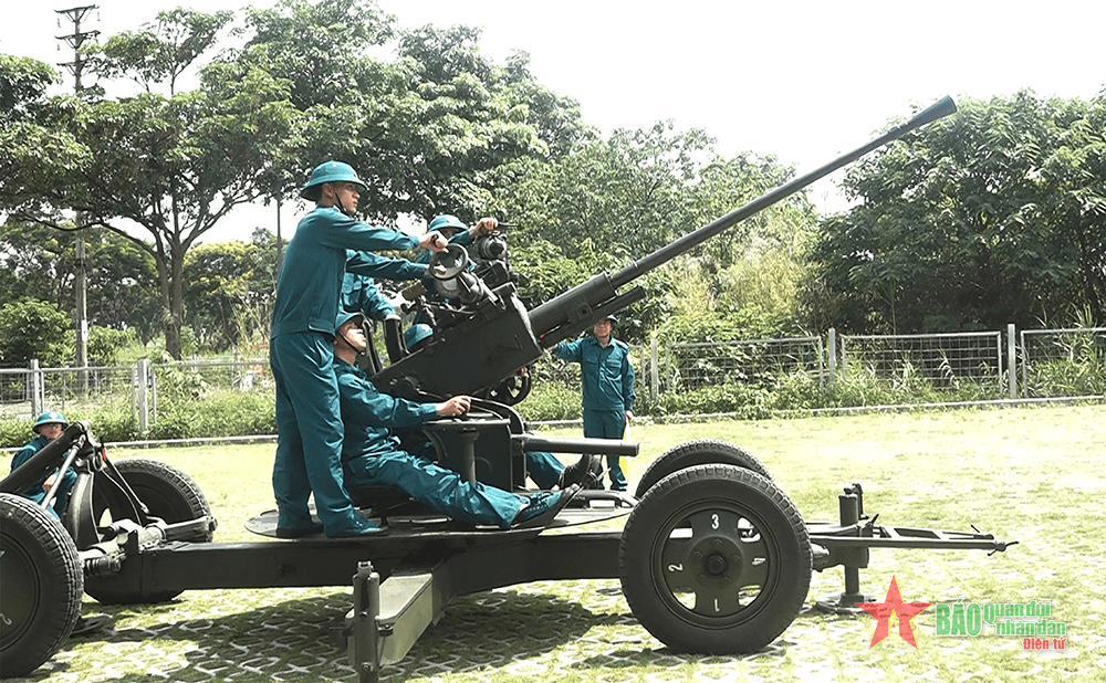 "Sao vuông" pháo phòng không 37mm