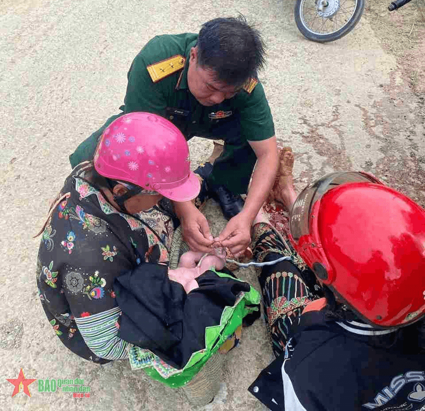 Quân y Đoàn Kinh tế-Quốc phòng 326 (Quân khu 2): Đỡ đẻ thành công cho một sản phụ bất ngờ sinh con giữa đường