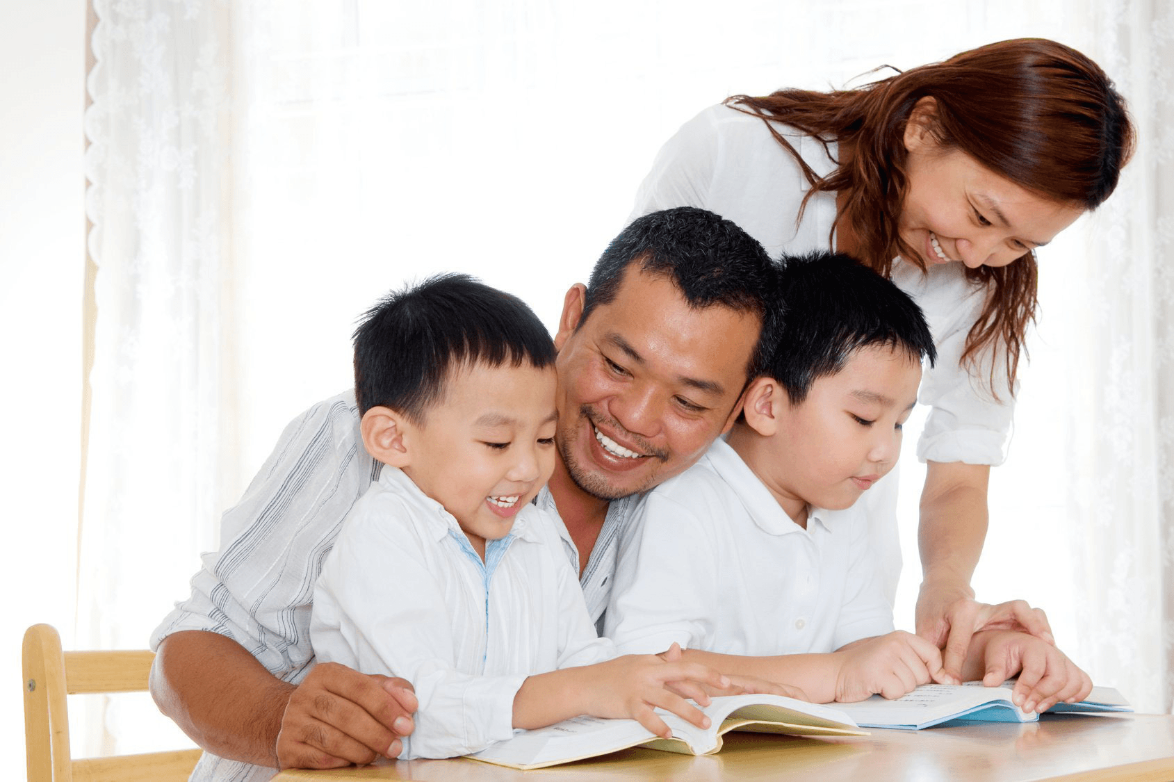 Nhìn thẳng - Nói thật: Yêu thương con thực lòng, thực chất