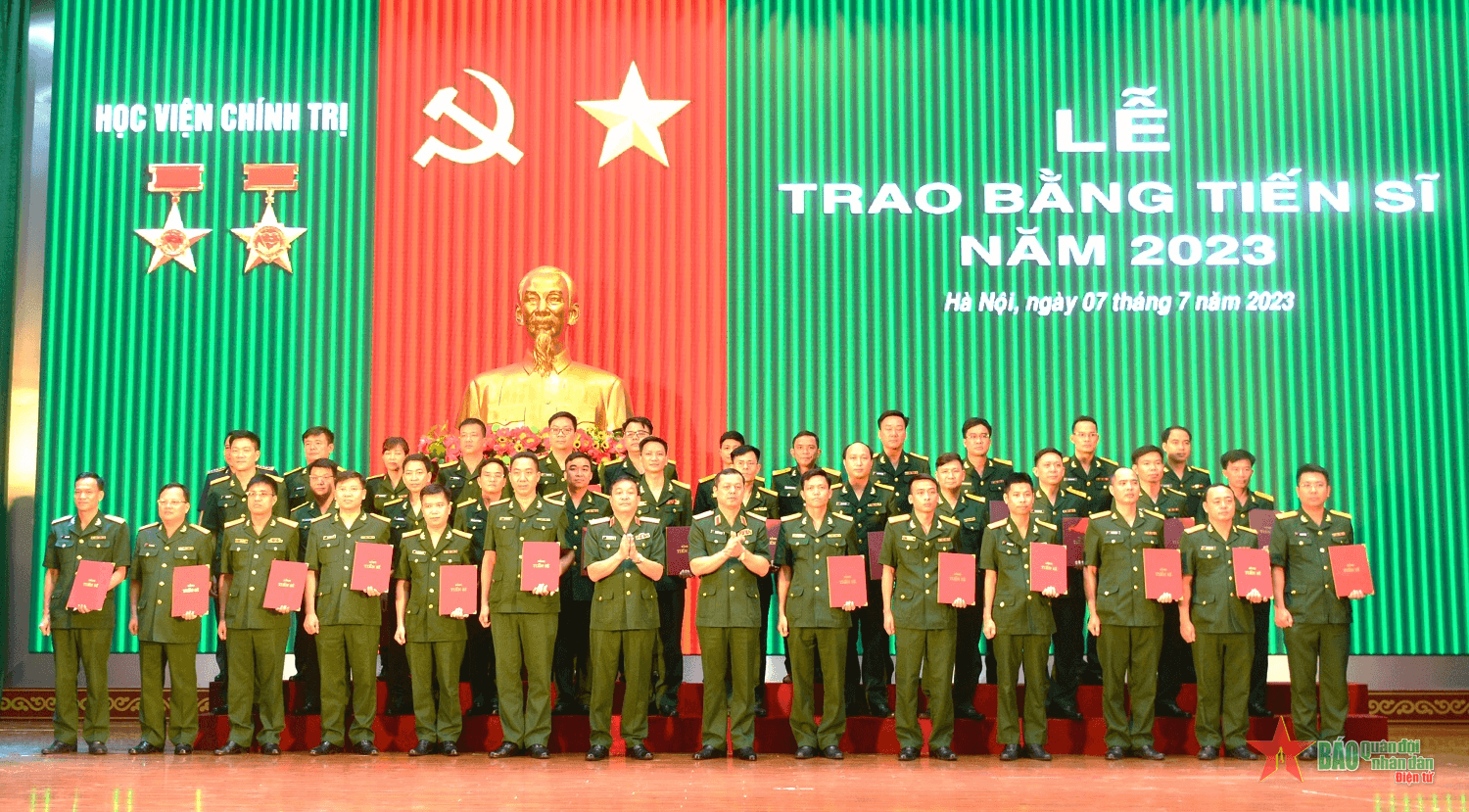 Học viện Chính trị tổ chức lễ tốt nghiệp các khóa đào tạo và trao bằng Tiến sĩ