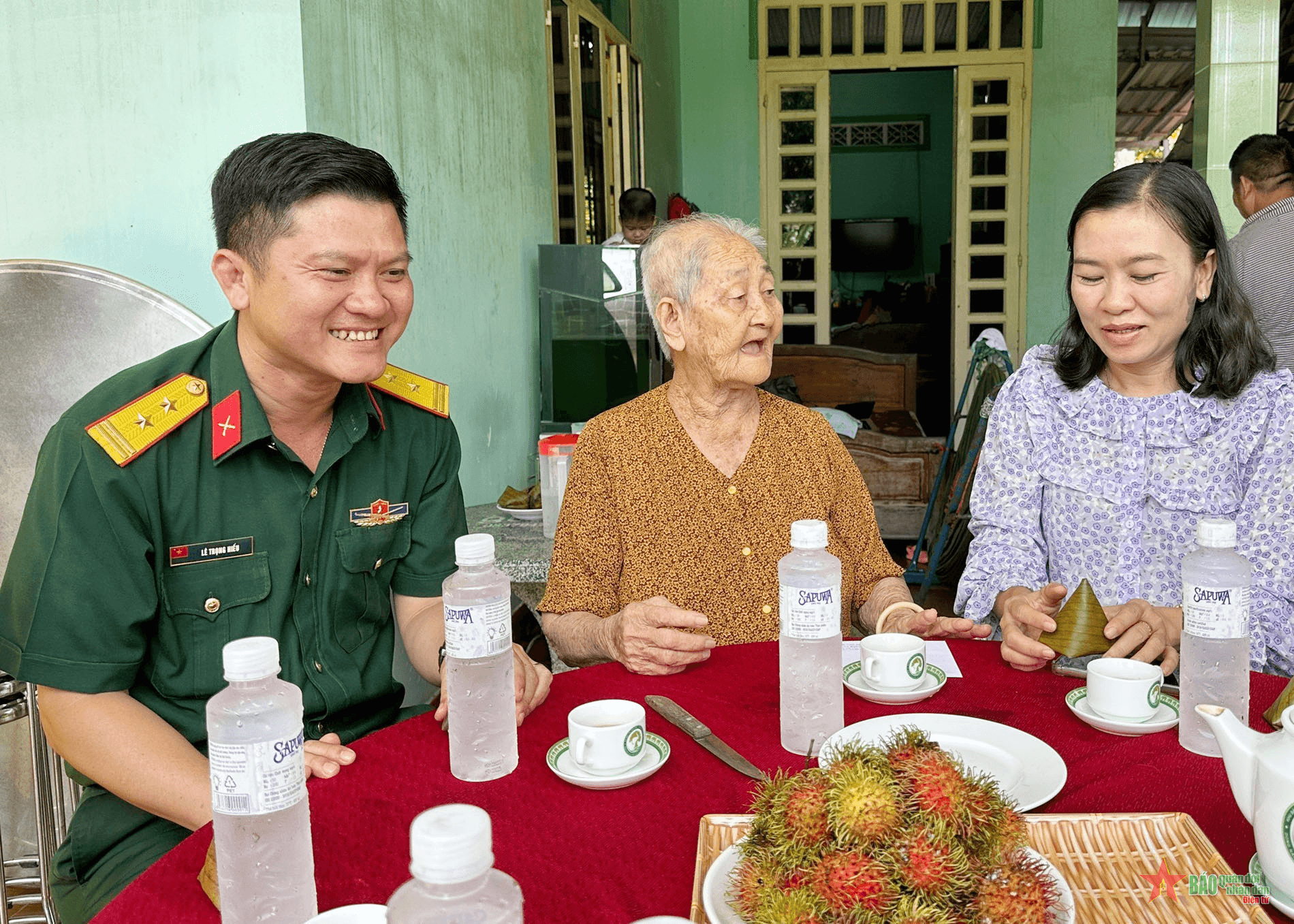Nghĩa tình trên quê hương đất “thép”