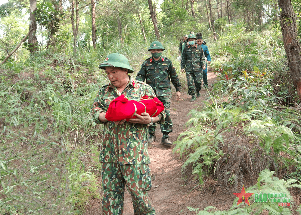 Vượt gian khó tìm đồng đội