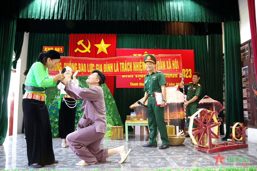 Nhìn thẳng - Nói thật: Liêm chính giám khảo