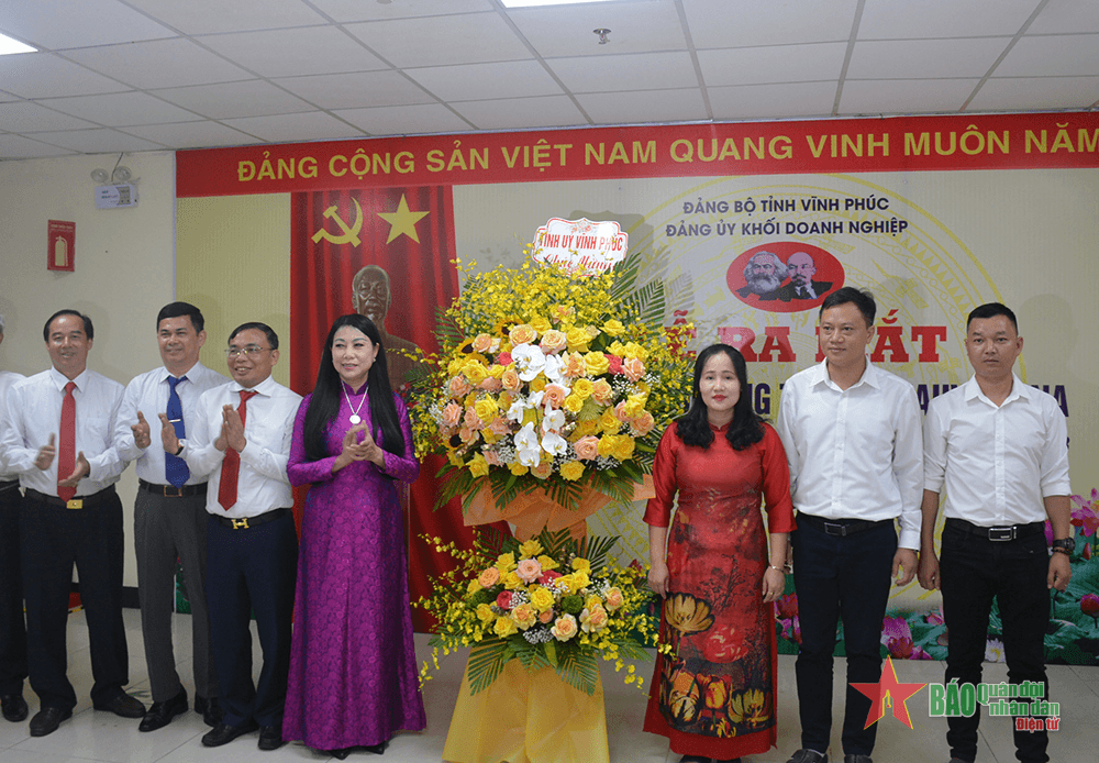 Vĩnh Phúc: Ra mắt chi bộ đảng tại Công ty TNHH Jahwa Vina