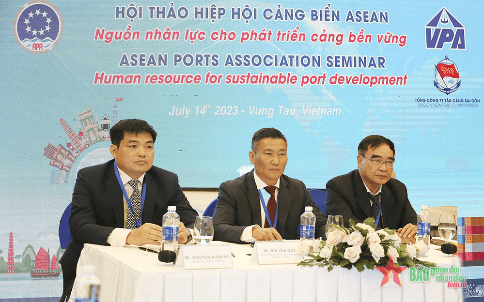 Hội thảo “Nguồn nhân lực cho phát triển cảng bền vững”