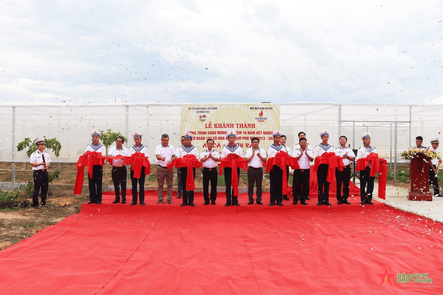 Tình yêu biển, đảo gắn kết tình quân dân ở “Lữ đoàn thép” 162