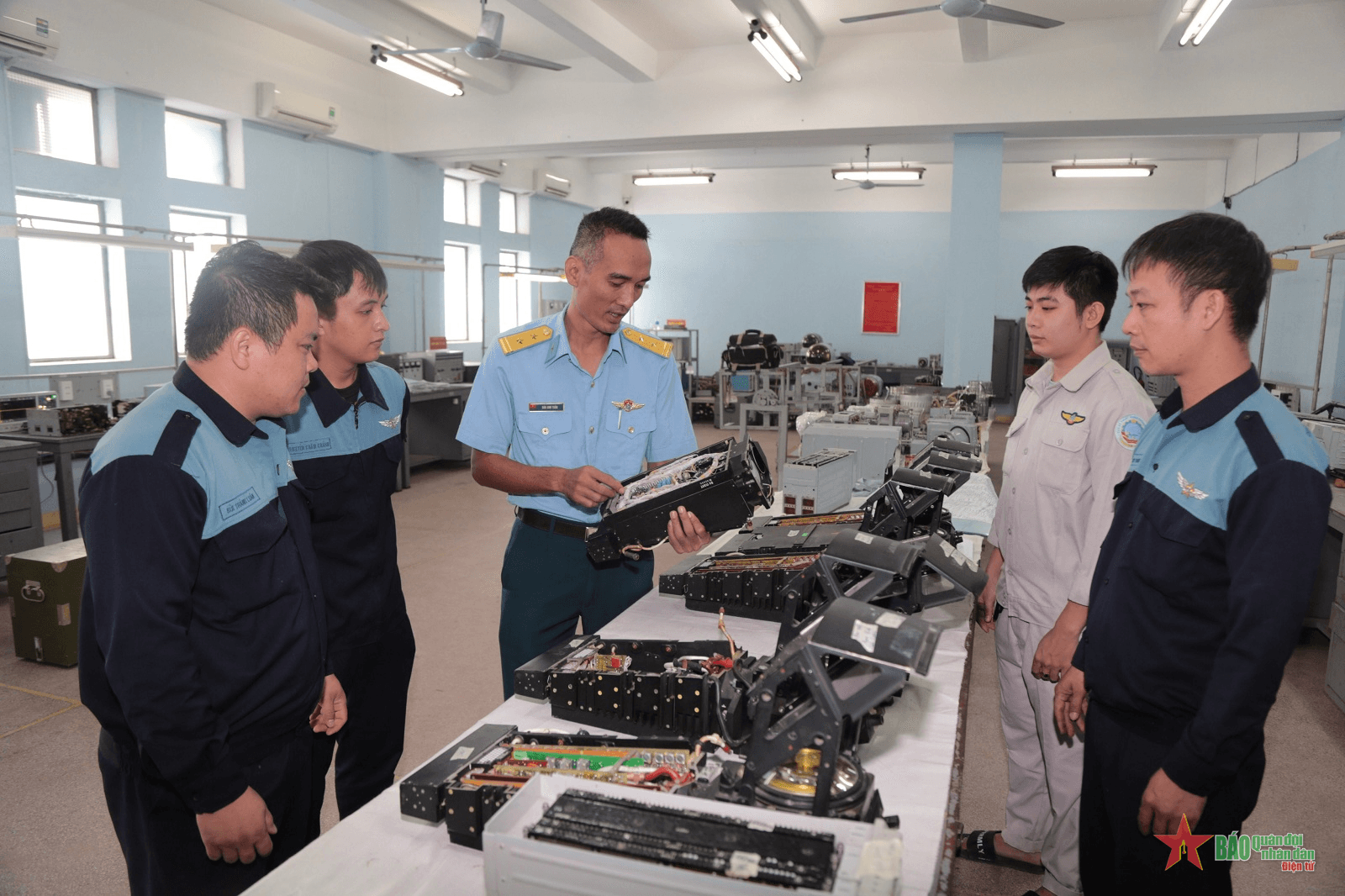 Quản đốc say mê nghiên cứu khoa học