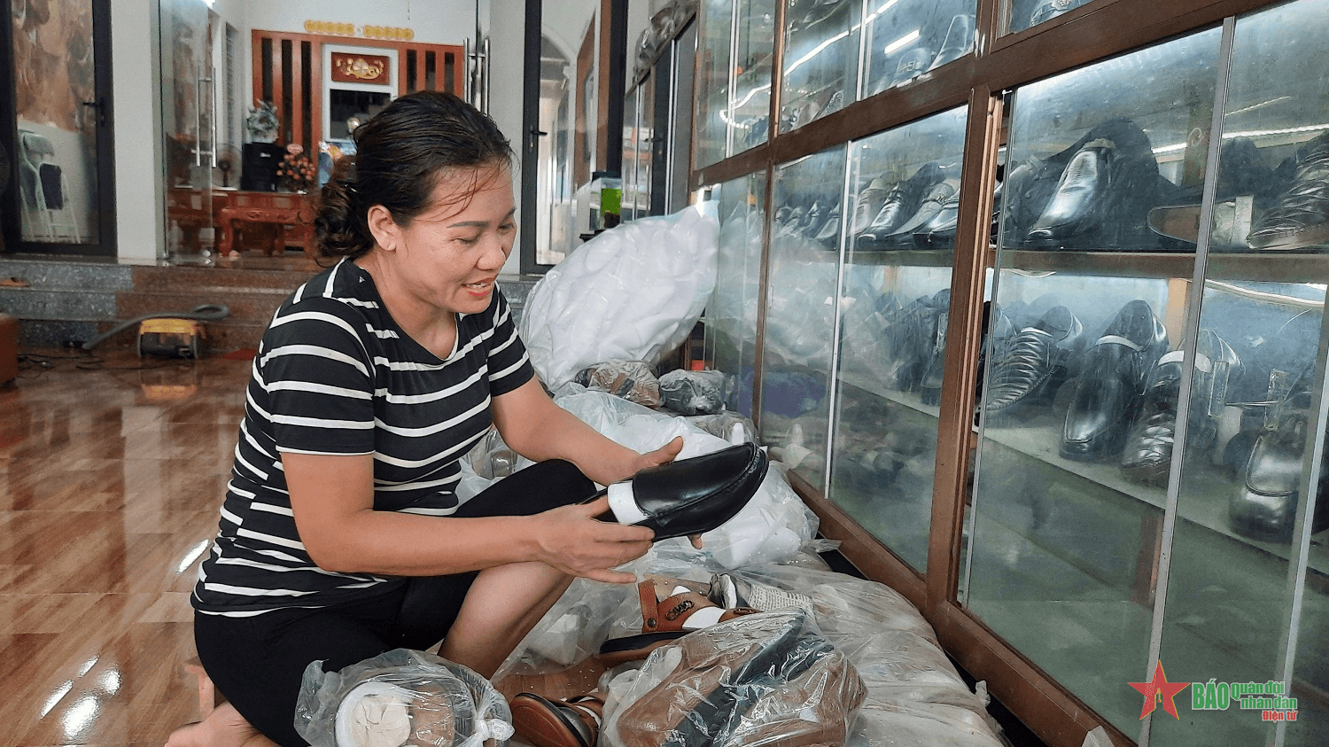 Làng nghề giày da khởi sắc