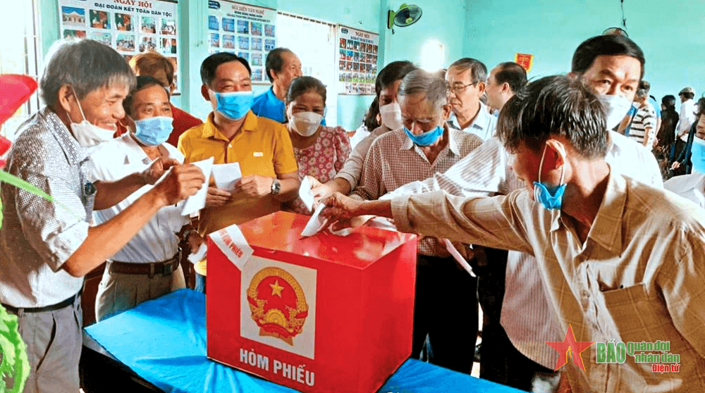 Khi cán bộ được dân tin, Đảng cử