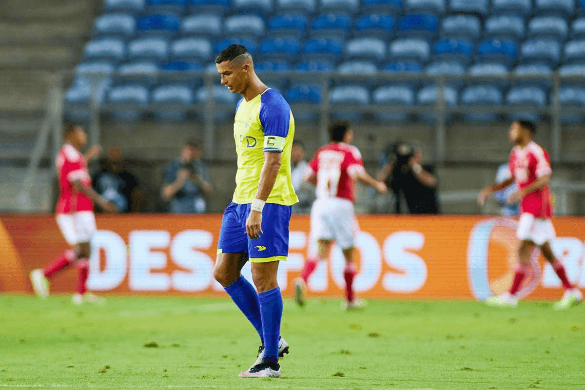 Tin bóng đá hôm nay (22-7): Ronaldo lại thua trên quê nhà, PSG dùng 1 tỷ euro “níu chân” Mbappe