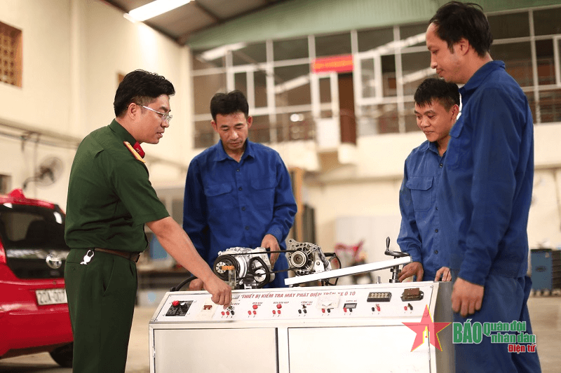 Thiết bị kiểm tra máy phát điện trên xe ô tô