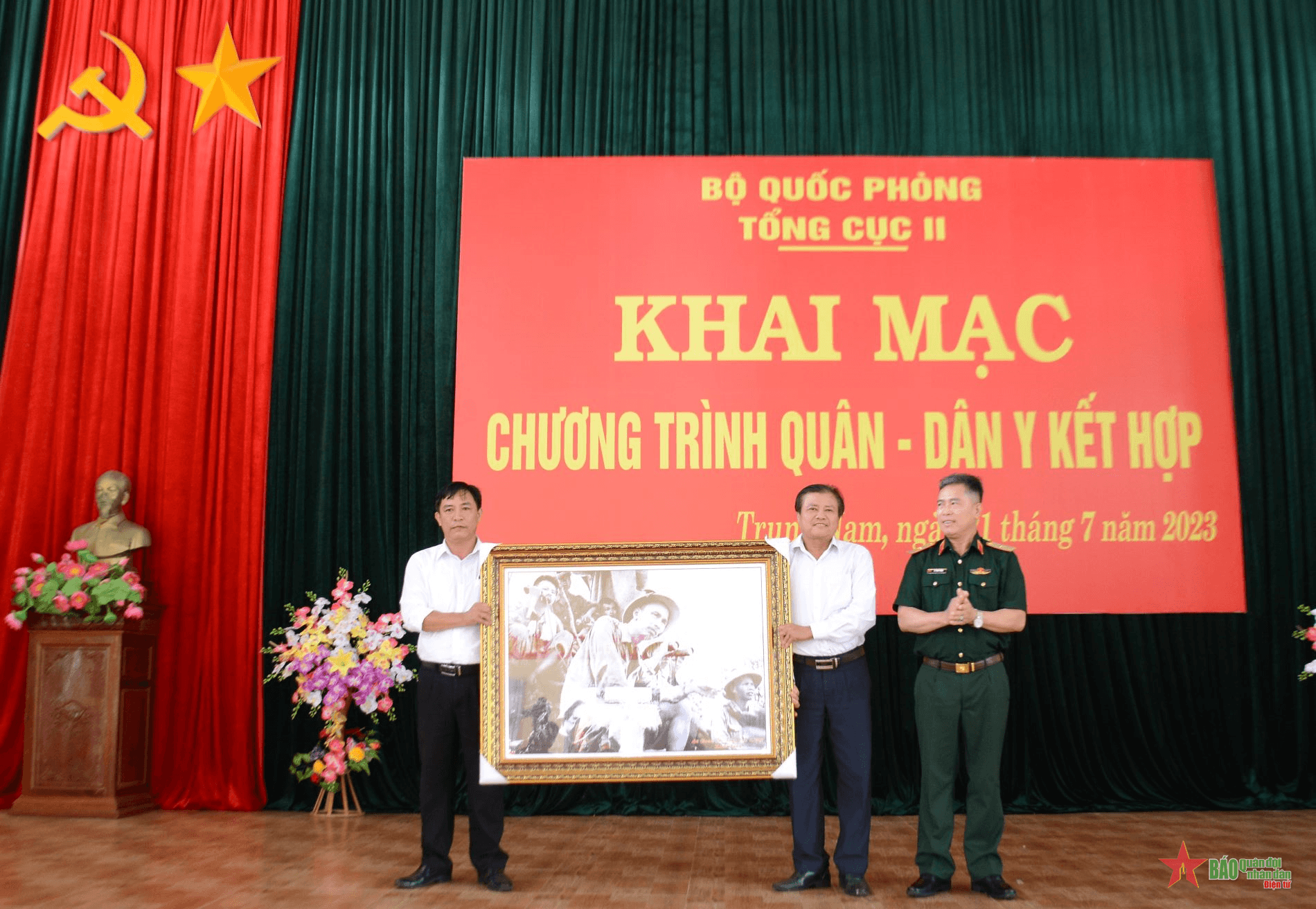 Tổng cục II tổ chức Chương trình quân- dân y kết hợp, bàn giao nhà tình nghĩa tại Quảng Trị