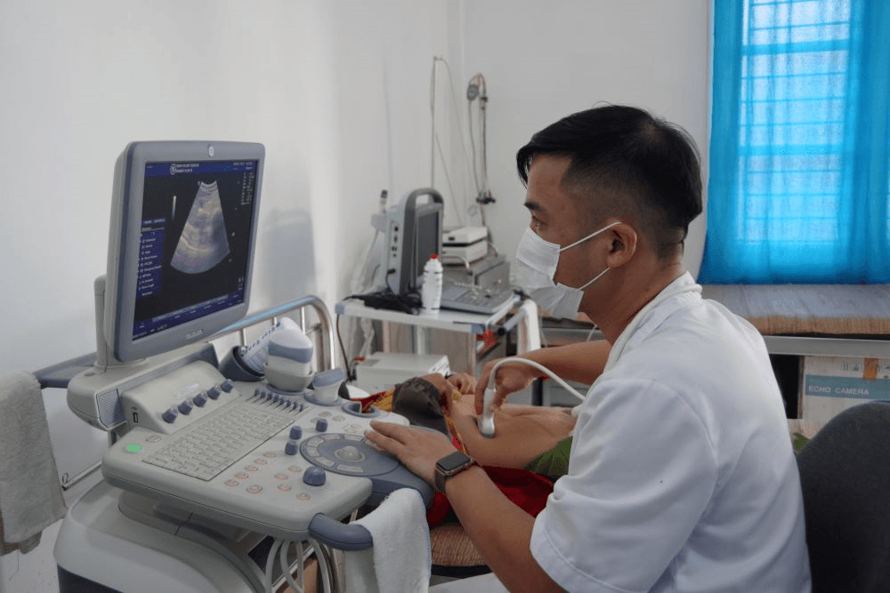 Đoàn Kinh tế-Quốc phòng 92, Quân khu 4: Bác sĩ trẻ hết lòng vì đồng bào nơi biên giới