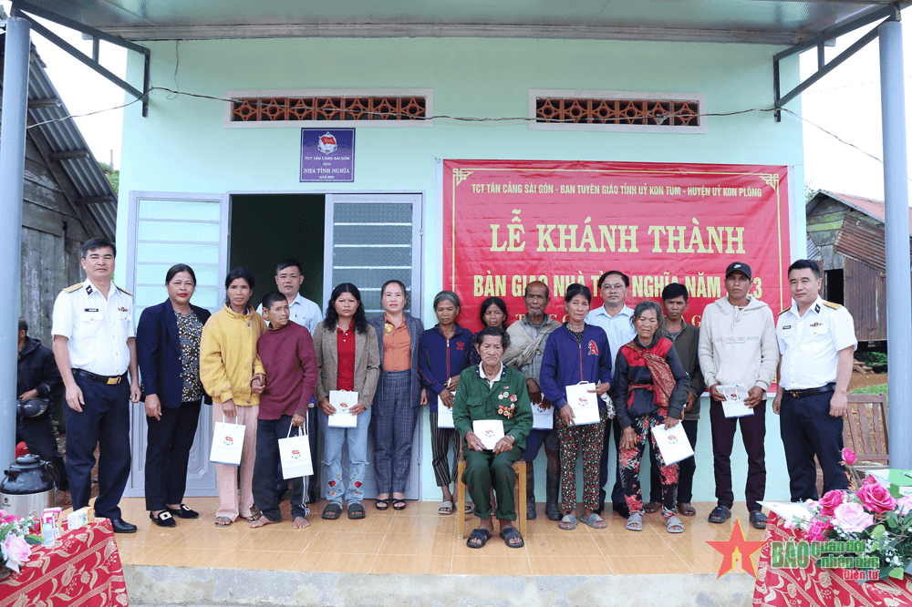 Tổng công ty Tân cảng Sài Gòn tổ chức các hoạt động đền ơn, đáp nghĩa tại Kon Tum