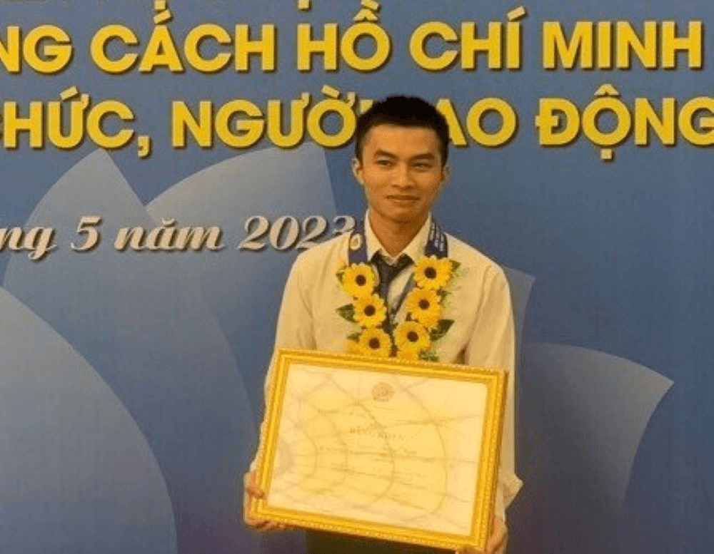 Thầy giáo Nguyễn Trung Tuyền: Đưa công nghệ thông tin đến với học sinh vùng cao