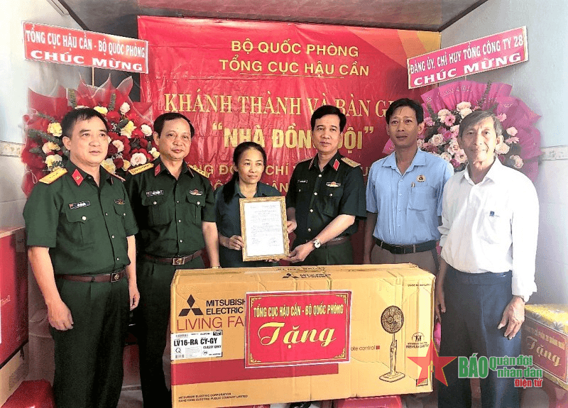 Tổng cục Hậu cần trao tặng "Nhà đồng đội" tại Quảng Ngãi