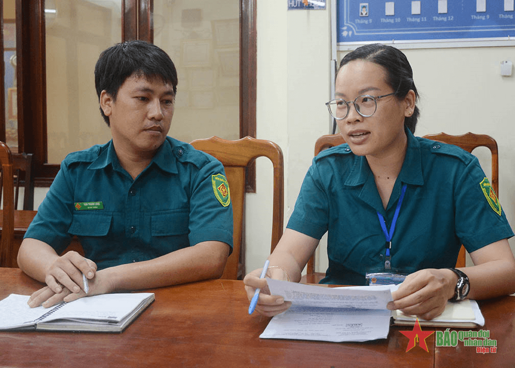 Nữ dân quân sáng tạo