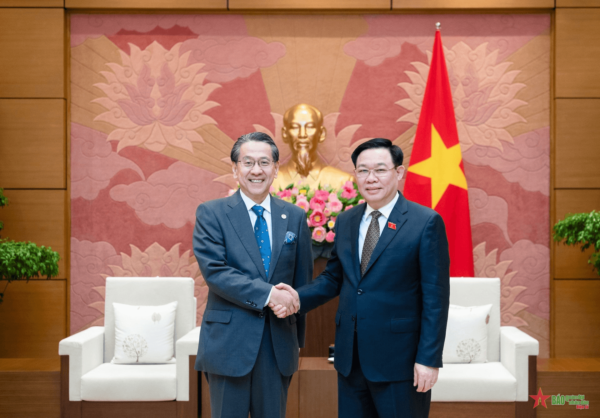 Chủ tịch Quốc hội Vương Đình Huệ tiếp Cố vấn đặc biệt Nội các Chính phủ Nhật Bản