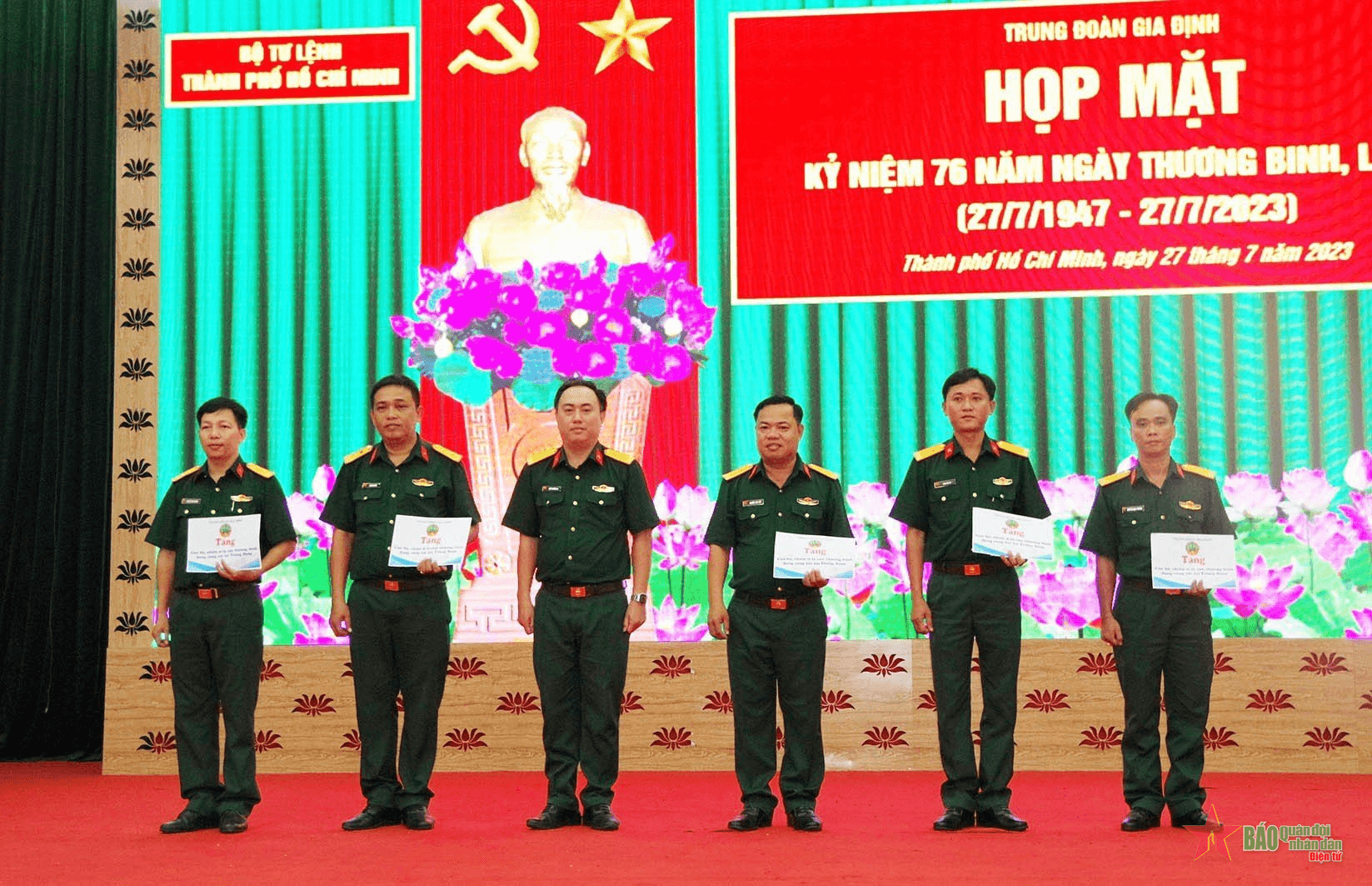 Trung đoàn Gia Định (Bộ tư lệnh TP Hồ Chí Minh) họp mặt quân nhân là con thương binh